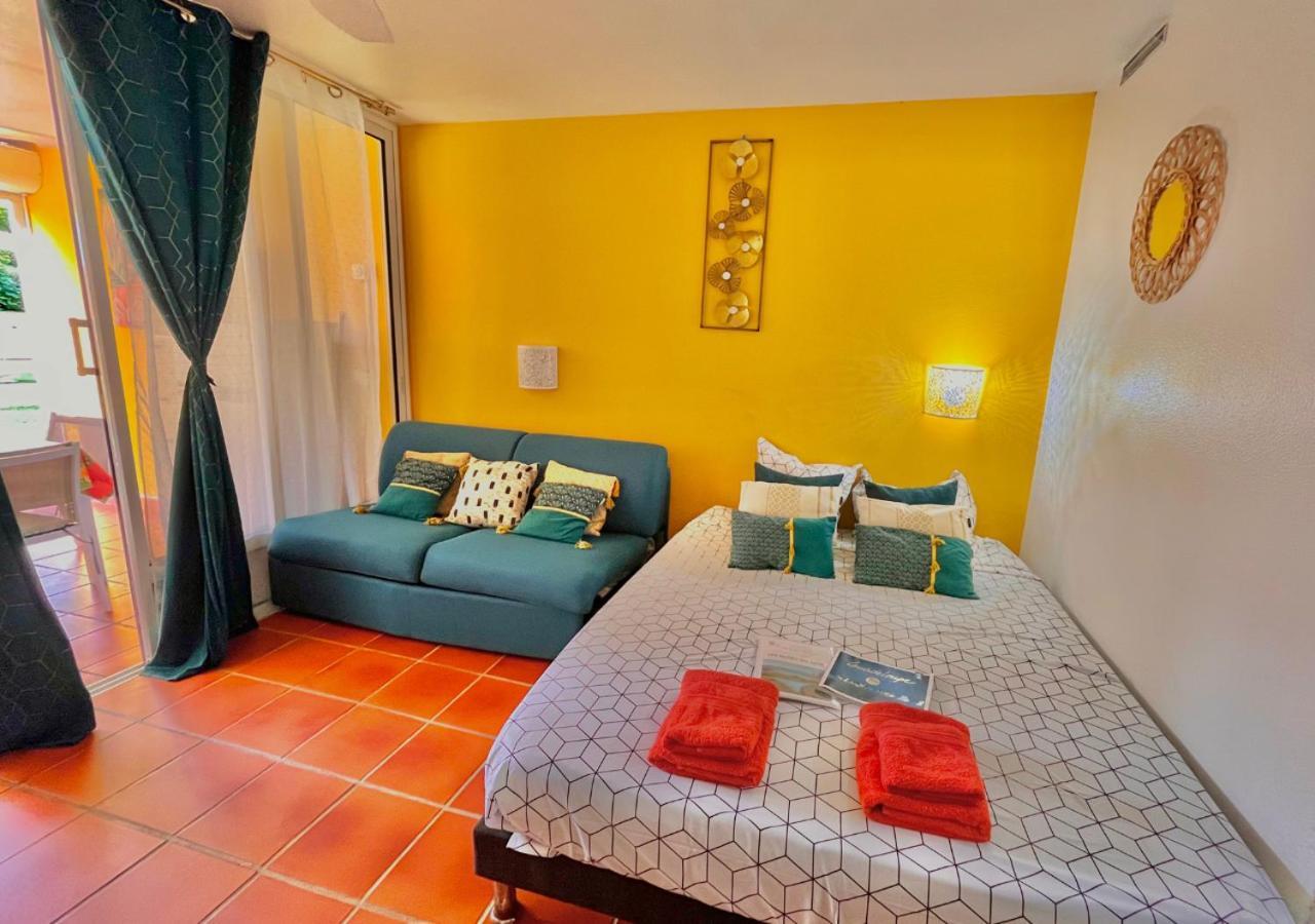 Chaleureux Studio 4 Personnes - Residence Anse Des Rochers - " Les Alizes Du Soir " Tout Equipe Et Citerne D'Eau Saint-Francois  Eksteriør billede